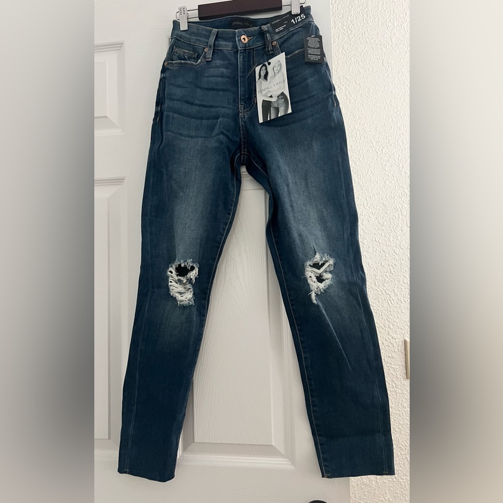 Kendall +Kyle jeans Kontour high rise Size 1/25
Cotton blend/stretchy